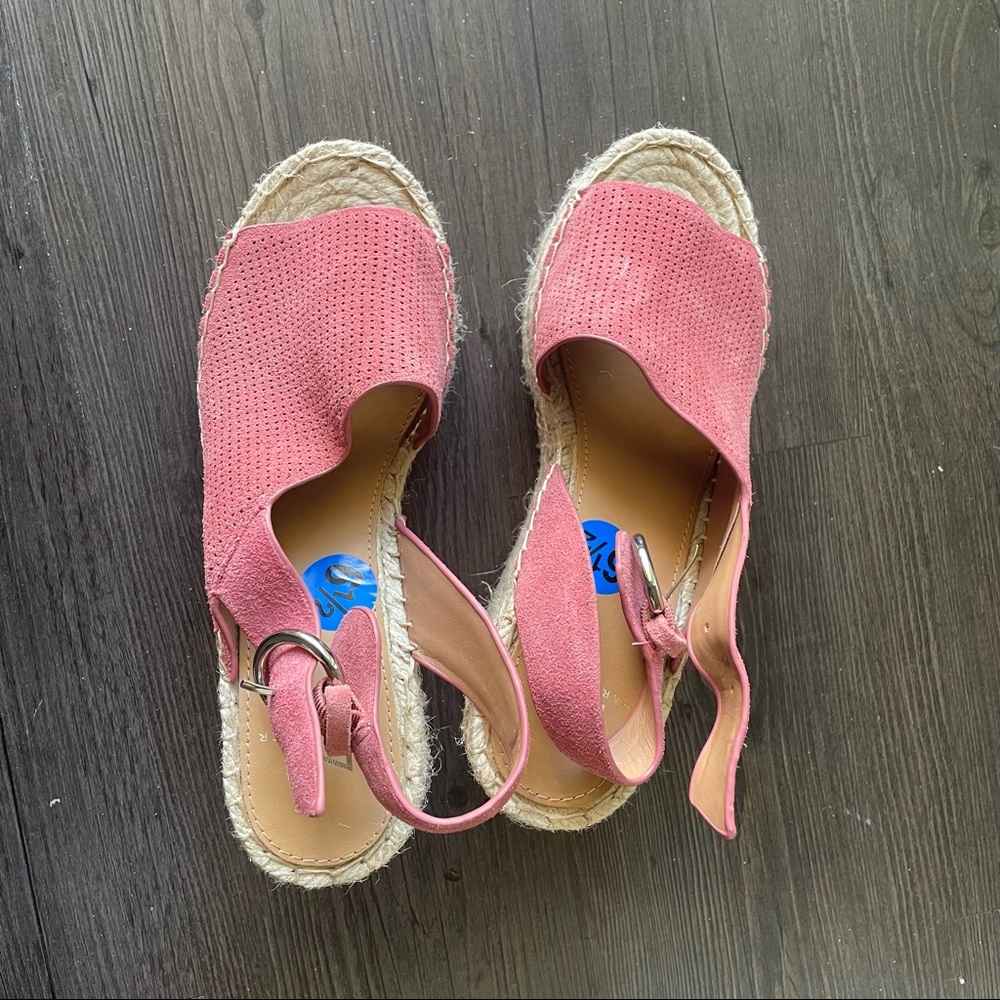 ✨Pink Salmon Wedge Sandals✨
